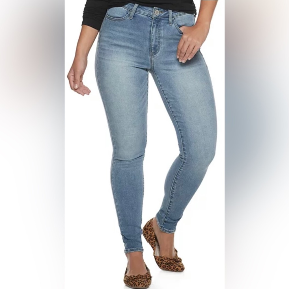 So Curvy Medium Wash leggings